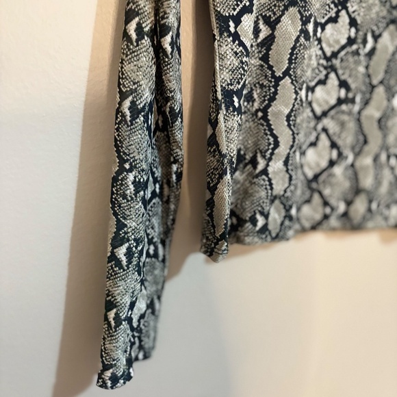 Rachel Zoe Mesh Snake Skin Print Turtleneck w Sheer Long Sleeves - Picture 11 of 12